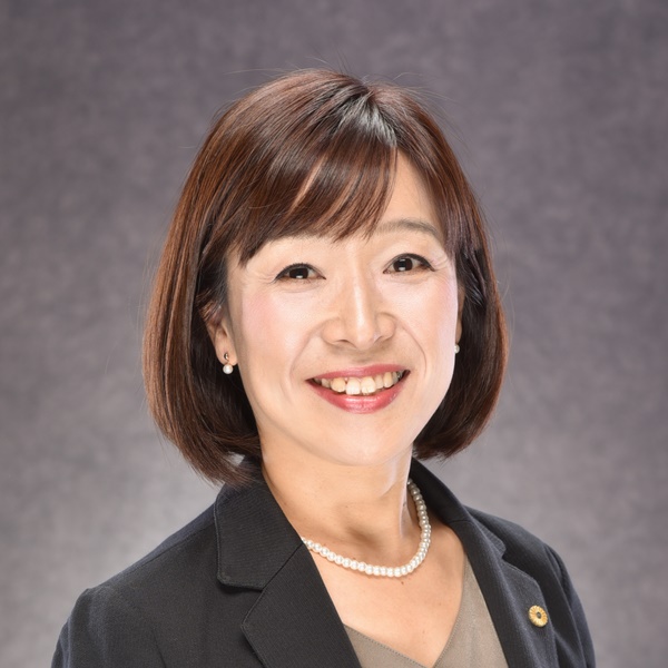 中村まゆみ
