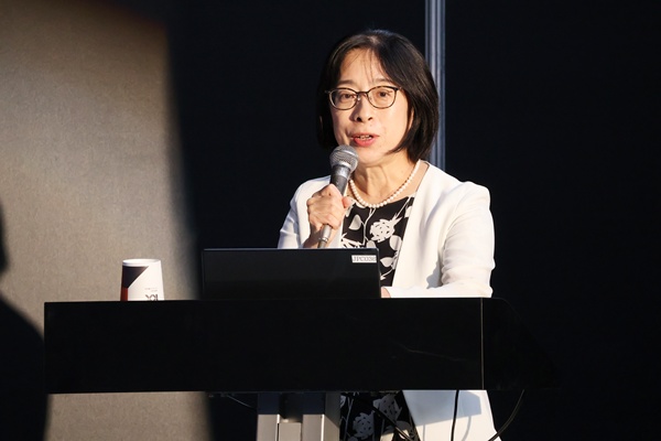 『理想の管理職EXPO』開催記念講演に会長の定塚由美子が登壇しました